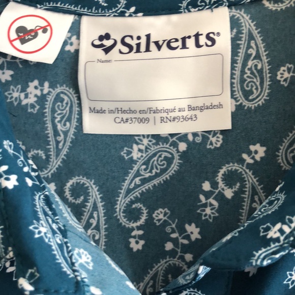 NWT. Silverts Magnetic Closure Top - Picture 5 of 5